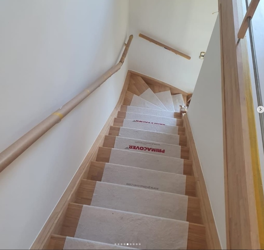 Afgewerkte trap door Schilderwerken Verlinden